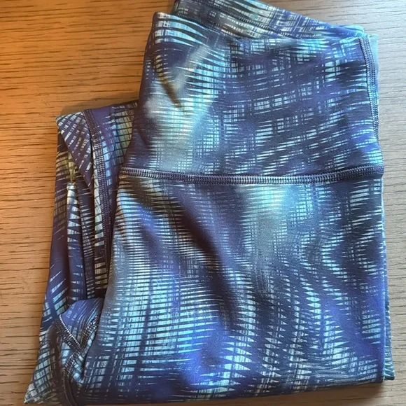 Lululemon Wunder Train size 8 - Picture 3 of 3